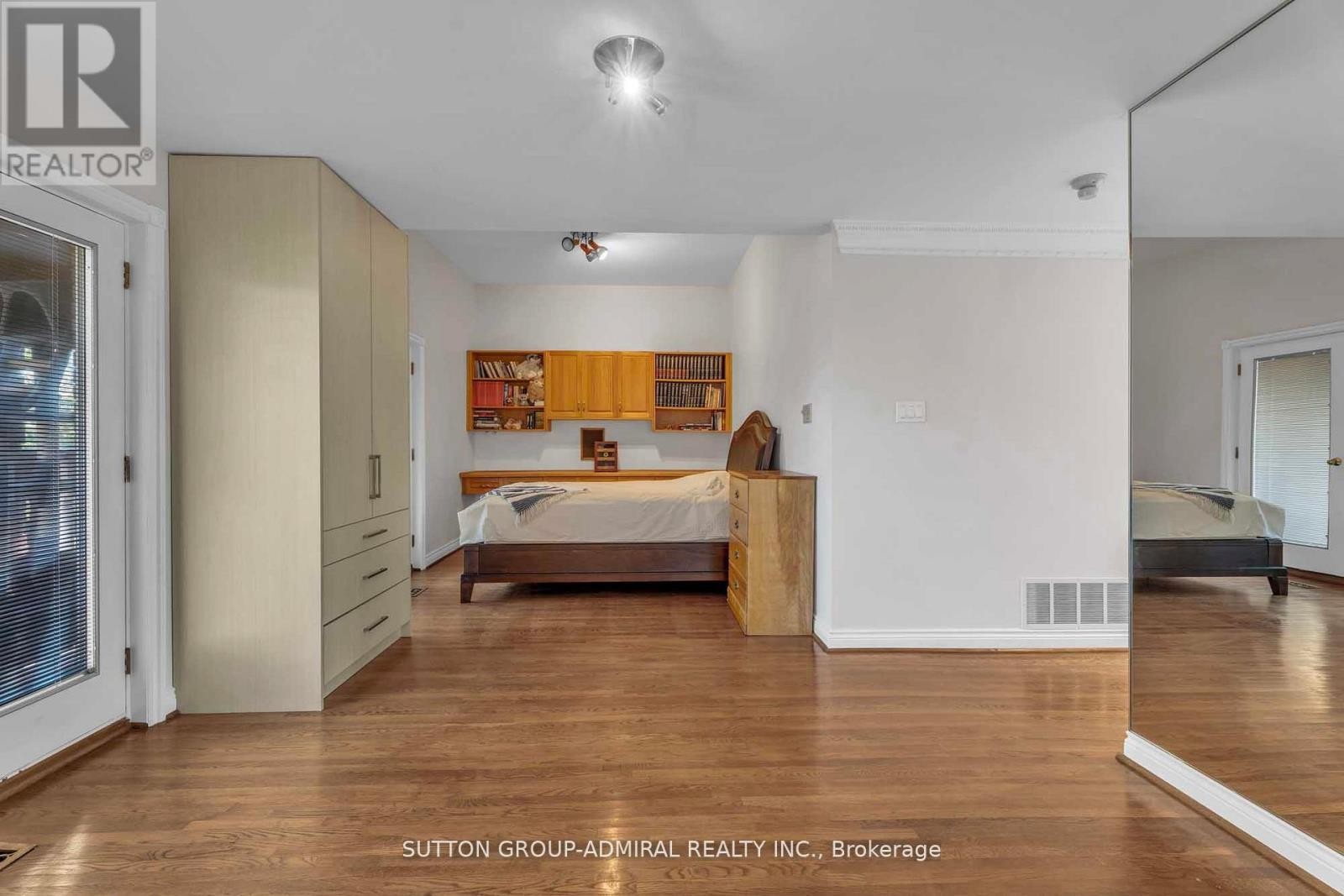 












116 GOULDING AVENUE

,
Toronto (Newtonbrook West),




Ontario
M2M1L4

