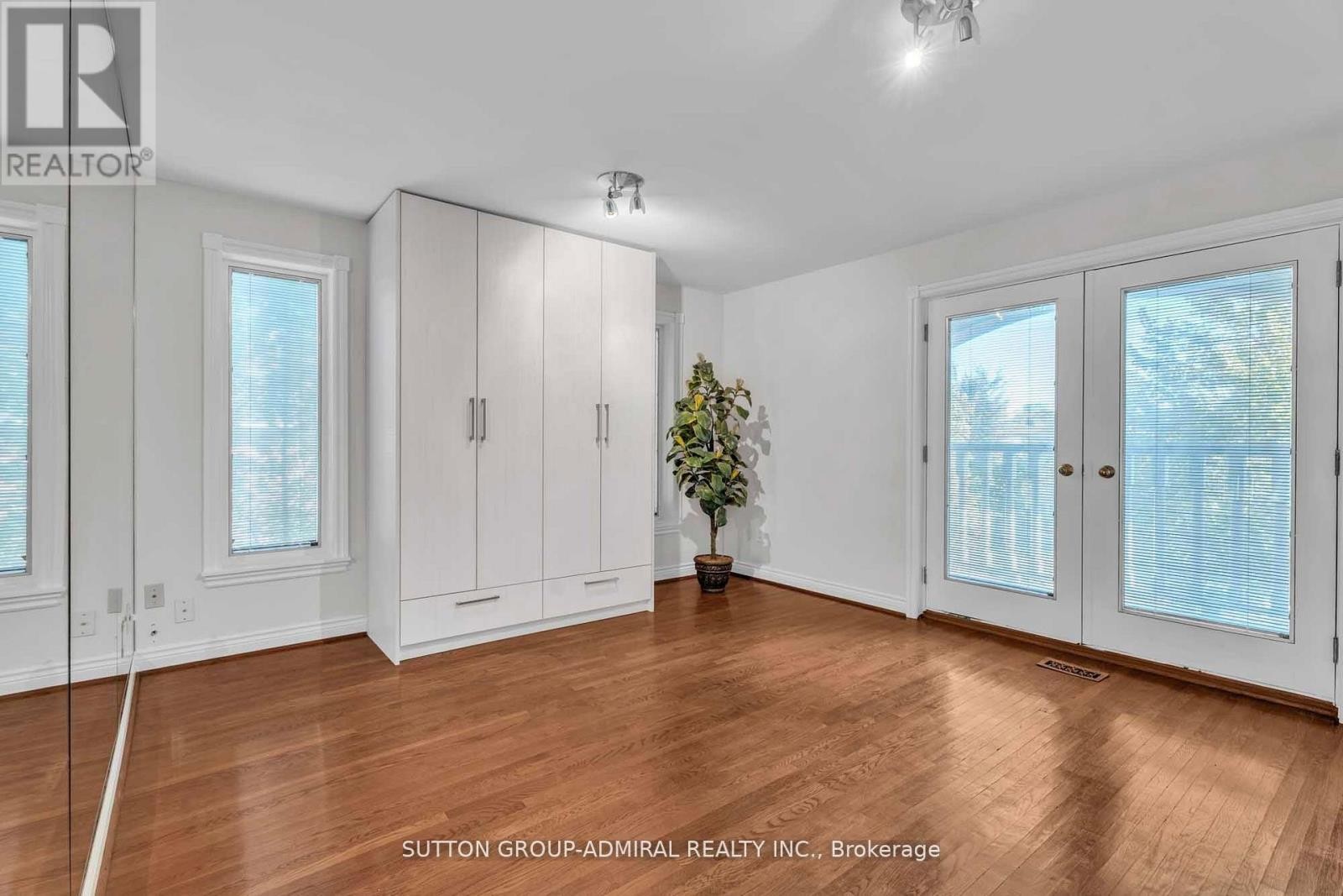 












116 GOULDING AVENUE

,
Toronto (Newtonbrook West),




Ontario
M2M1L4

