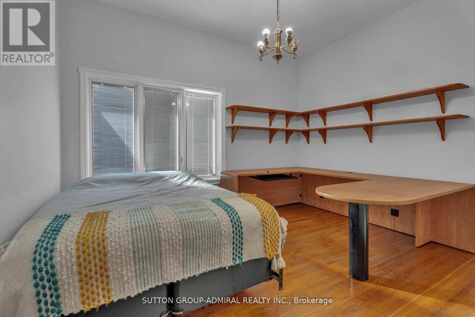 












116 GOULDING AVENUE

,
Toronto (Newtonbrook West),




Ontario
M2M1L4

