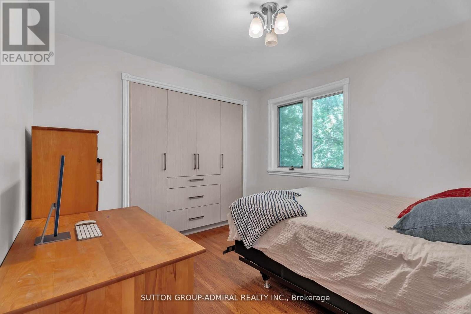 












116 GOULDING AVENUE

,
Toronto (Newtonbrook West),




Ontario
M2M1L4

