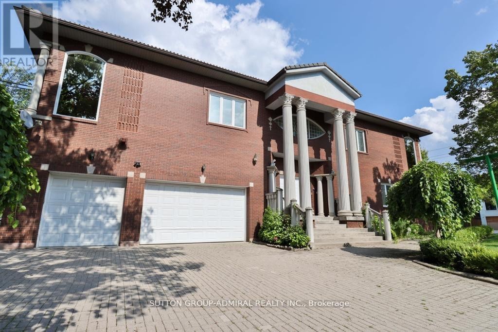 












116 GOULDING AVENUE

,
Toronto (Newtonbrook West),




Ontario
M2M1L4

