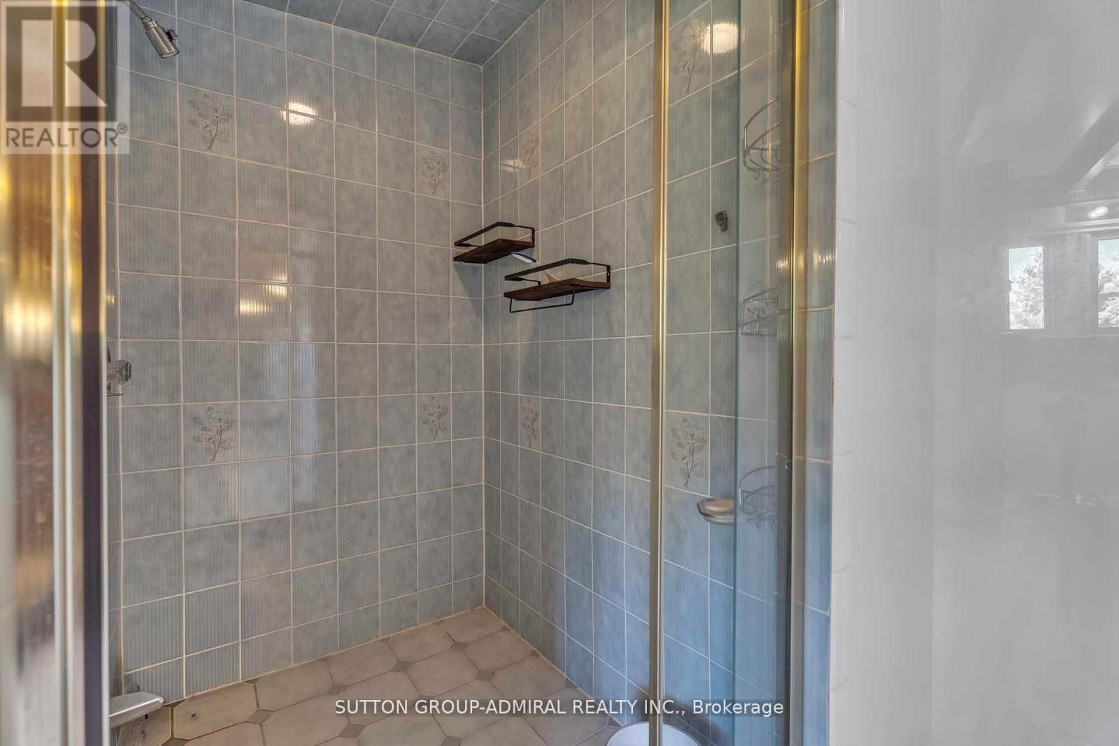 












116 GOULDING AVENUE

,
Toronto (Newtonbrook West),




Ontario
M2M1L4

