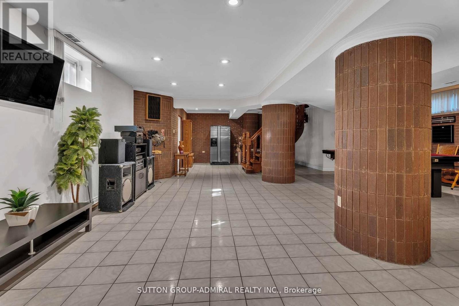 












116 GOULDING AVENUE

,
Toronto (Newtonbrook West),




Ontario
M2M1L4

