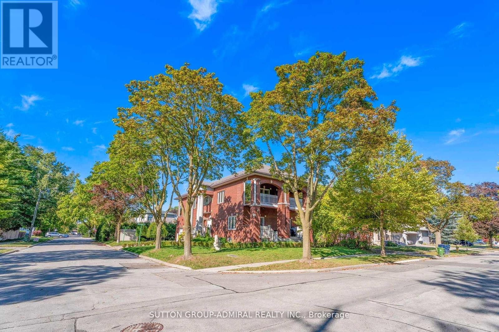 












116 GOULDING AVENUE

,
Toronto (Newtonbrook West),




Ontario
M2M1L4

