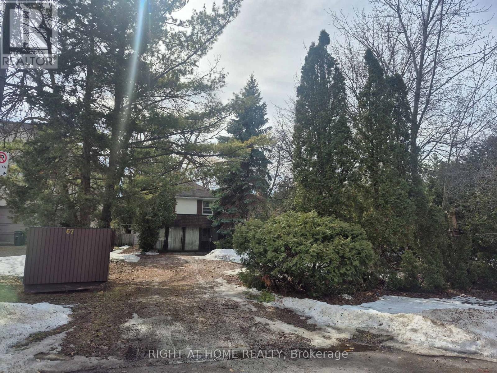 












67 TRUMAN ROAD

,
Toronto (St. Andrew-Windfields),




Ontario
M2L2L7

