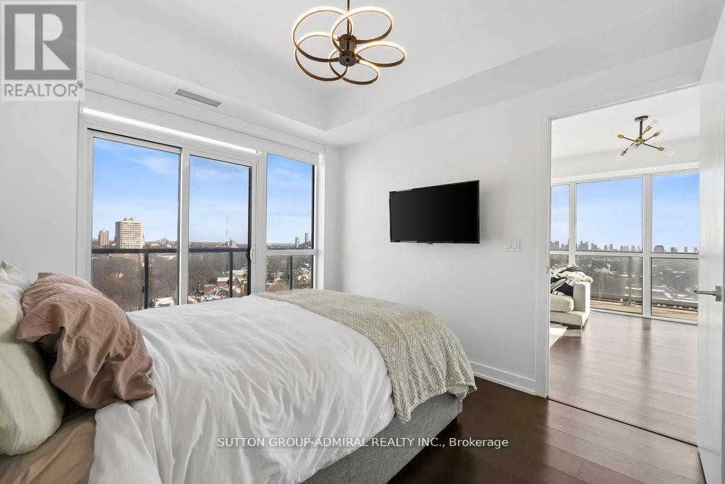 












1105 - 501 ST. CLAIR AVENUE

,
Toronto (Casa Loma),




Ontario
M5P0A2

