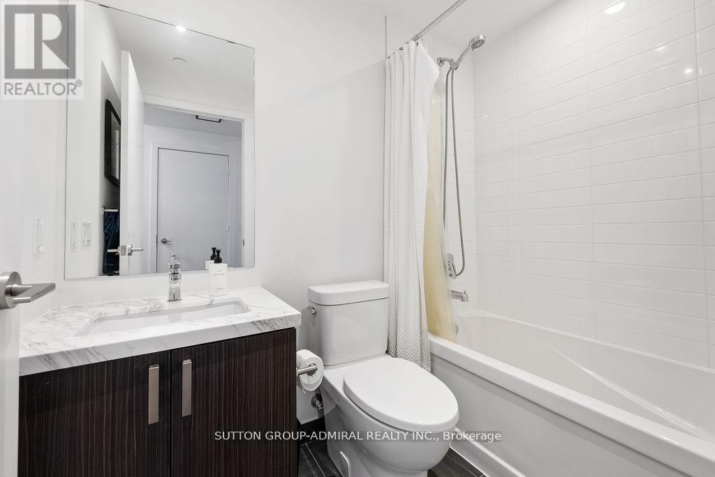 












1105 - 501 ST. CLAIR AVENUE

,
Toronto (Casa Loma),




Ontario
M5P0A2

