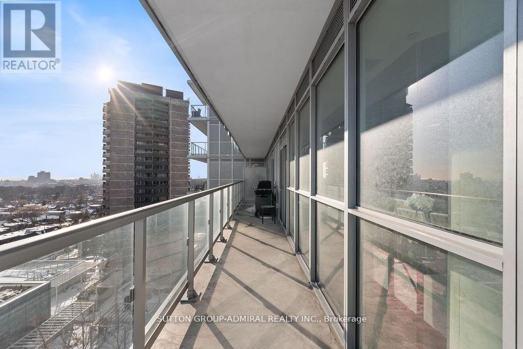 












1105 - 501 ST. CLAIR AVENUE

,
Toronto (Casa Loma),




Ontario
M5P0A2

