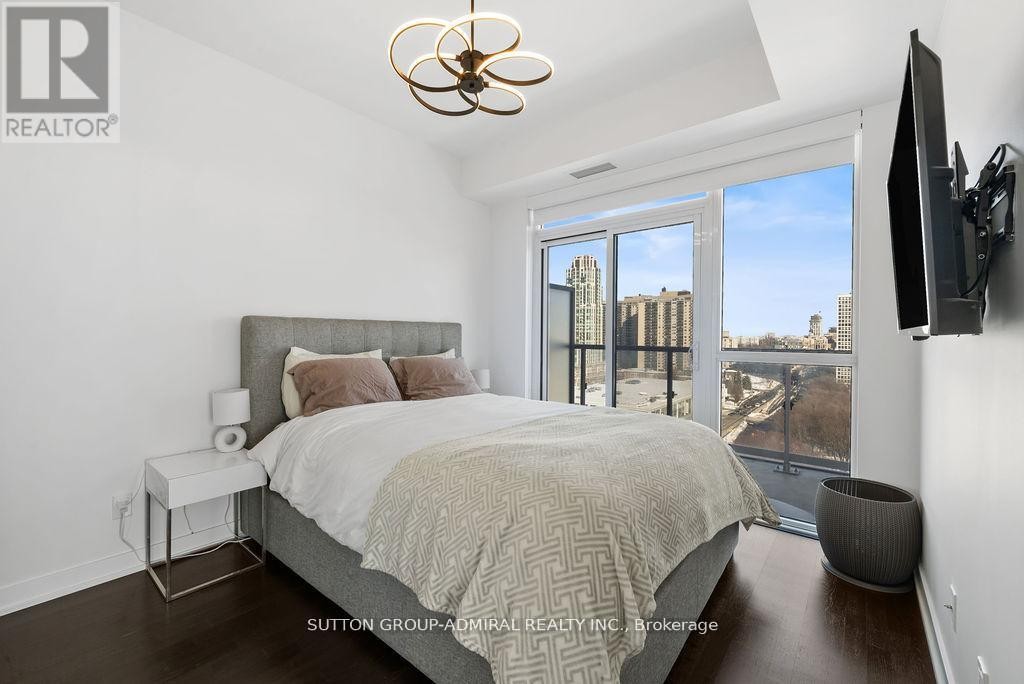 












1105 - 501 ST. CLAIR AVENUE

,
Toronto (Casa Loma),




Ontario
M5P0A2

