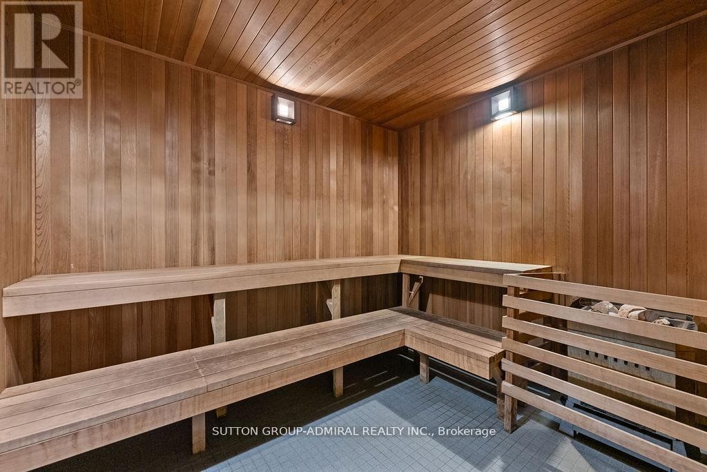 












1105 - 501 ST. CLAIR AVENUE

,
Toronto (Casa Loma),




Ontario
M5P0A2

