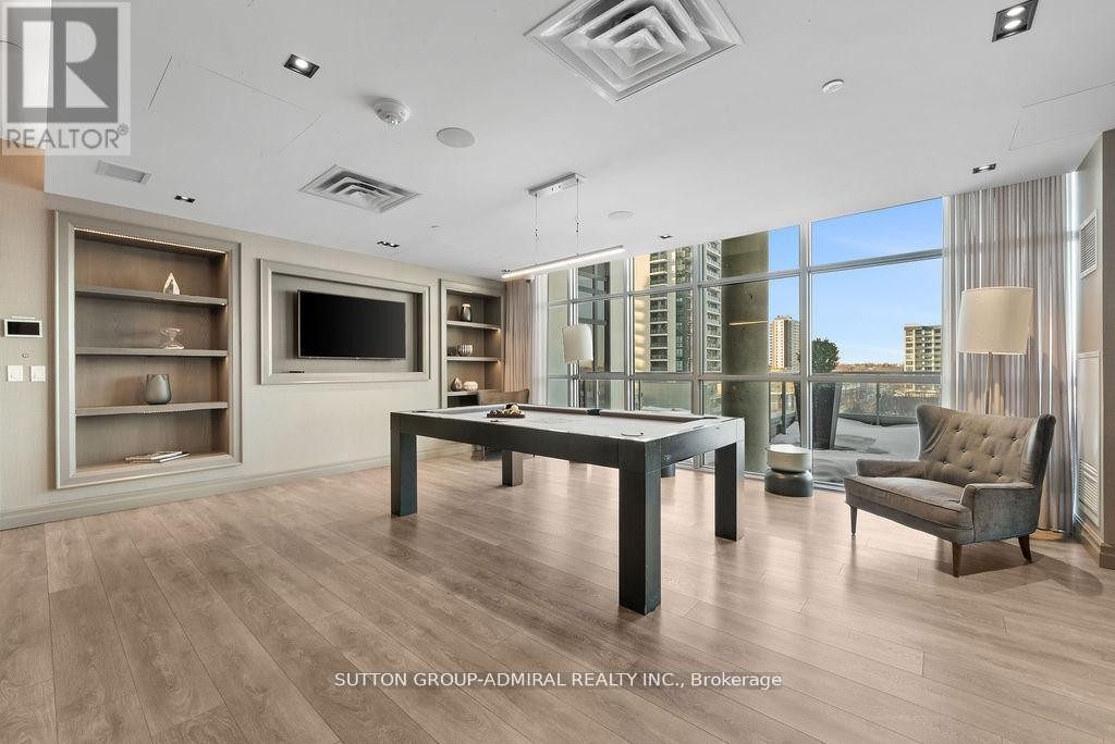 












1105 - 501 ST. CLAIR AVENUE

,
Toronto (Casa Loma),




Ontario
M5P0A2

