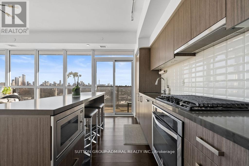 












1105 - 501 ST. CLAIR AVENUE

,
Toronto (Casa Loma),




Ontario
M5P0A2

