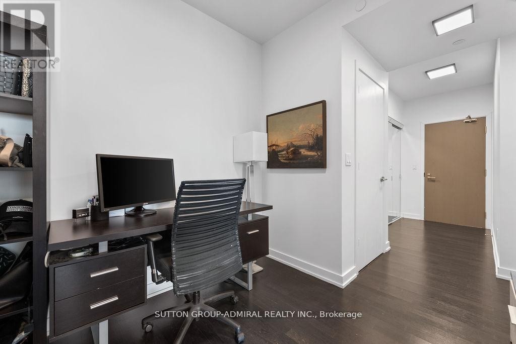 












1105 - 501 ST. CLAIR AVENUE

,
Toronto (Casa Loma),




Ontario
M5P0A2

