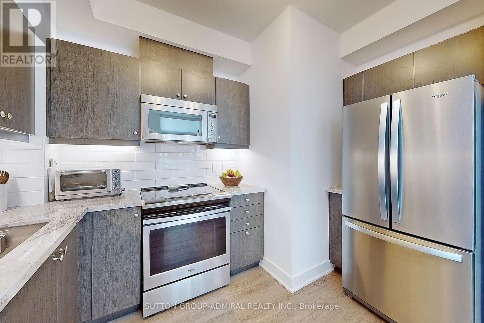 












907 - 1486 BATHURST STREET

,
Toronto (Humewood-Cedarvale),




Ontario
M5P3G9

