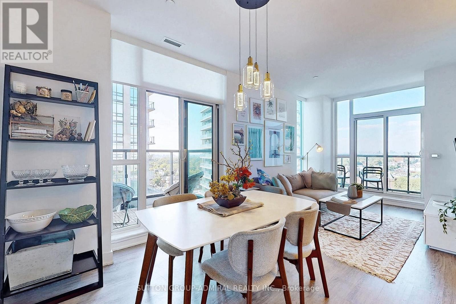 












907 - 1486 BATHURST STREET

,
Toronto (Humewood-Cedarvale),




Ontario
M5P3G9

