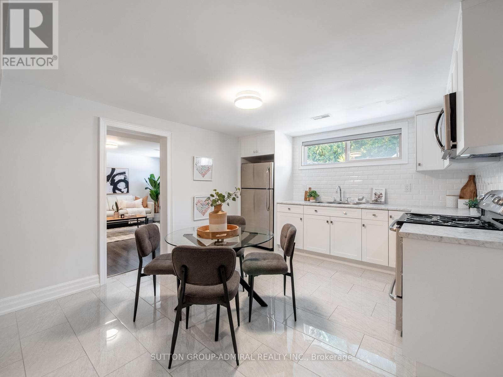 












10 TERRYDALE--BASEMENT DRIVE

,
Toronto (Bathurst Manor),




Ontario
M3H5M6

