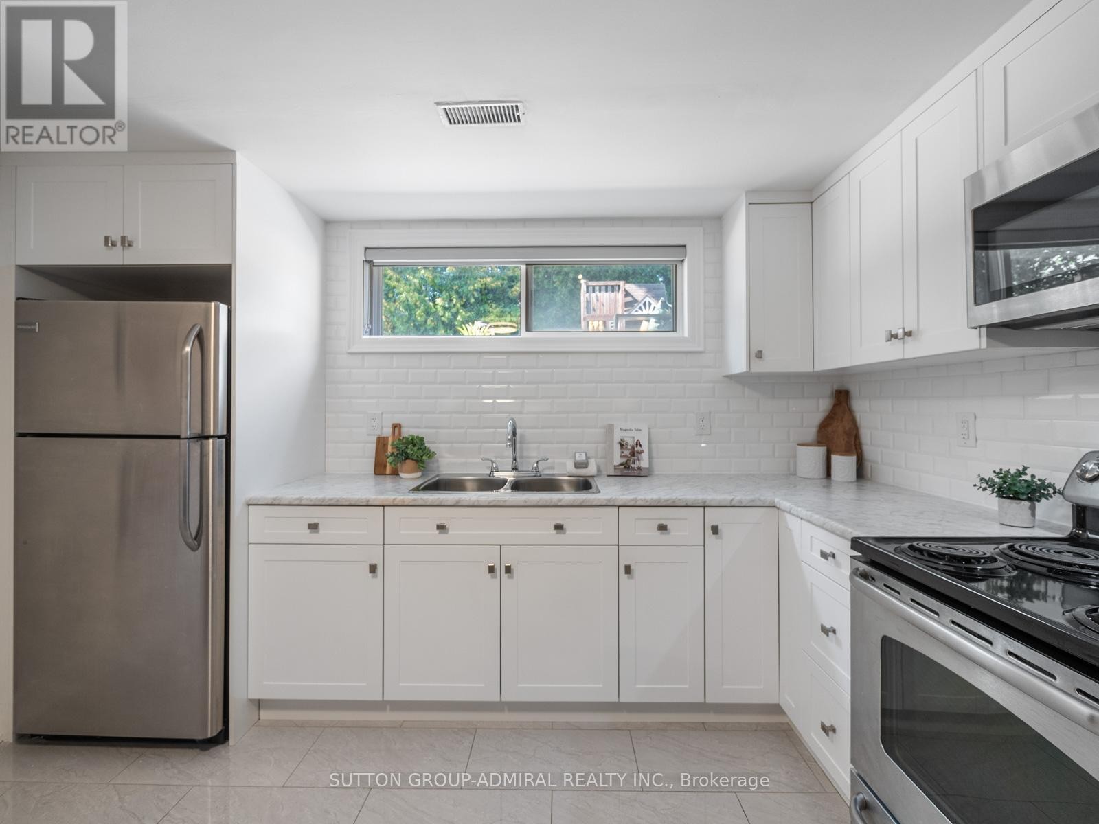 












10 TERRYDALE--BASEMENT DRIVE

,
Toronto (Bathurst Manor),




Ontario
M3H5M6

