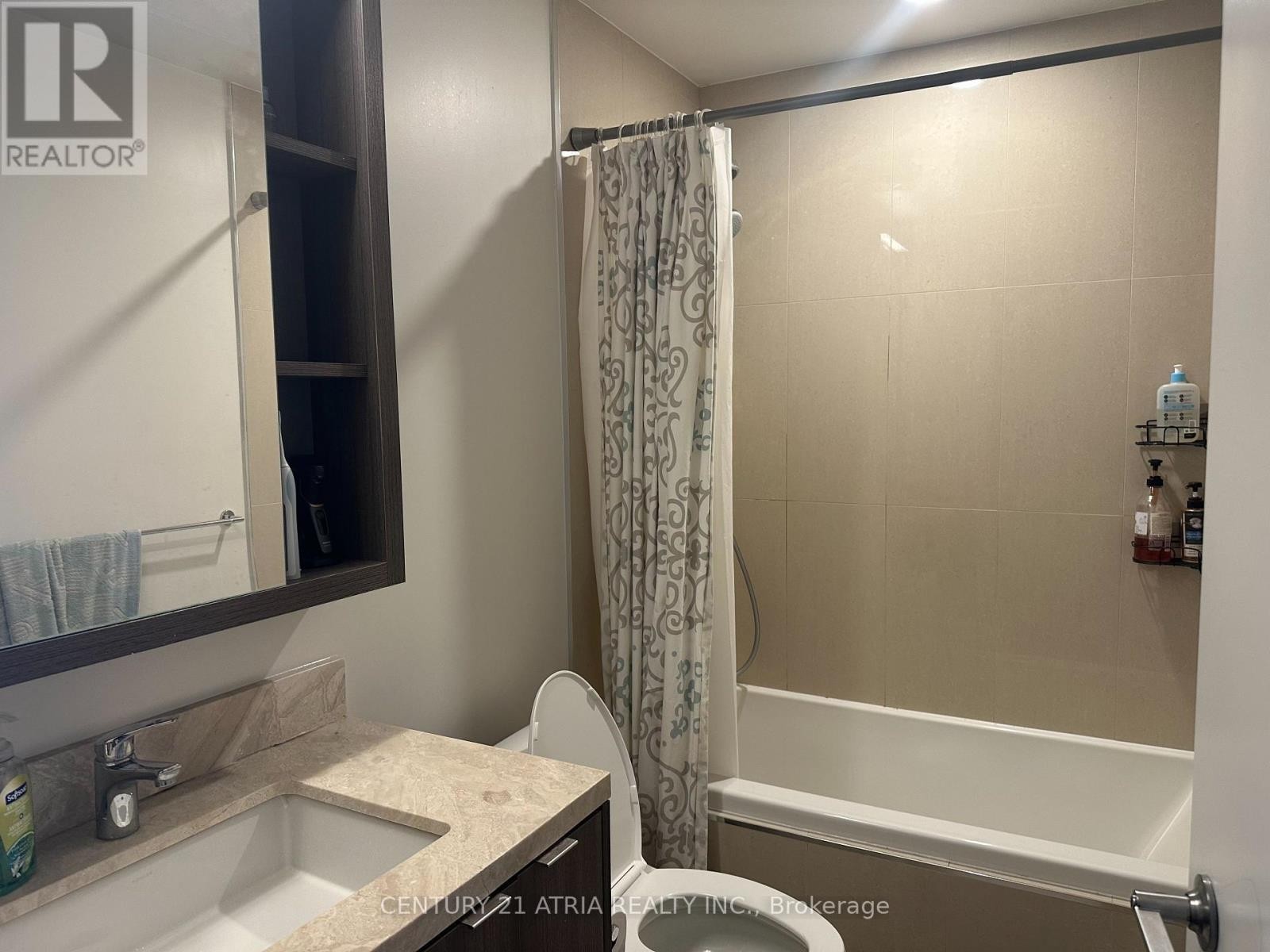 












2108 - 115 BLUE JAYS WAY

,
Toronto (Waterfront Communities),




Ontario
M5V0N4

