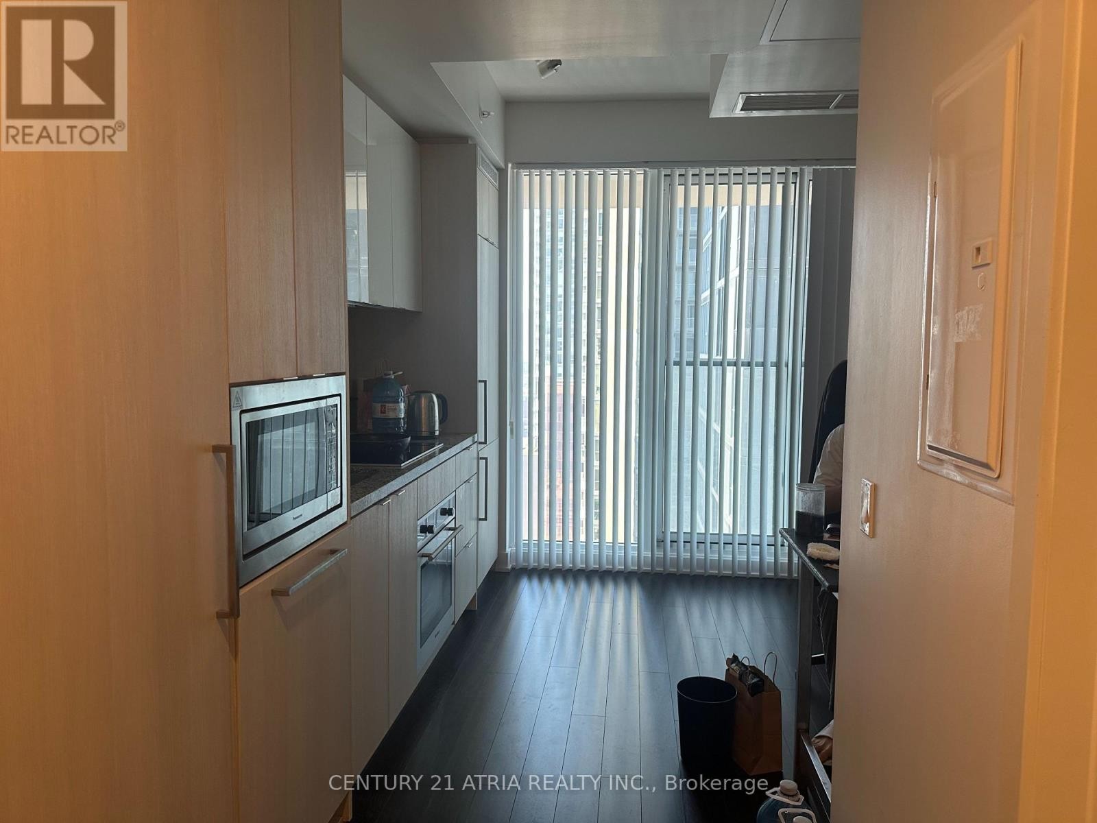 












2108 - 115 BLUE JAYS WAY

,
Toronto (Waterfront Communities),




Ontario
M5V0N4

