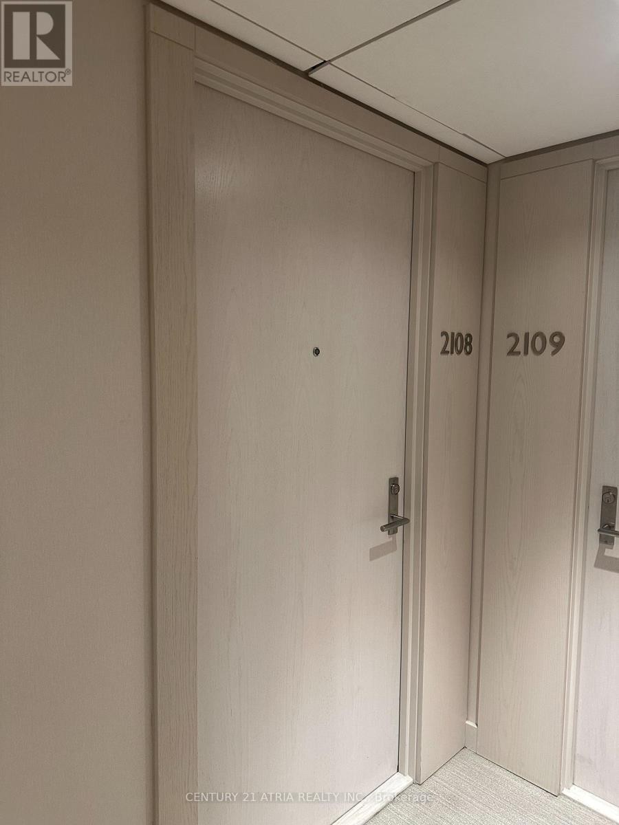 












2108 - 115 BLUE JAYS WAY

,
Toronto (Waterfront Communities),




Ontario
M5V0N4

