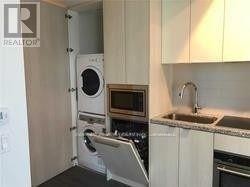 












2108 - 115 BLUE JAYS WAY

,
Toronto (Waterfront Communities),




Ontario
M5V0N4

