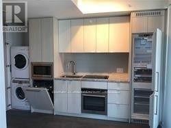 












2108 - 115 BLUE JAYS WAY

,
Toronto (Waterfront Communities),




Ontario
M5V0N4

