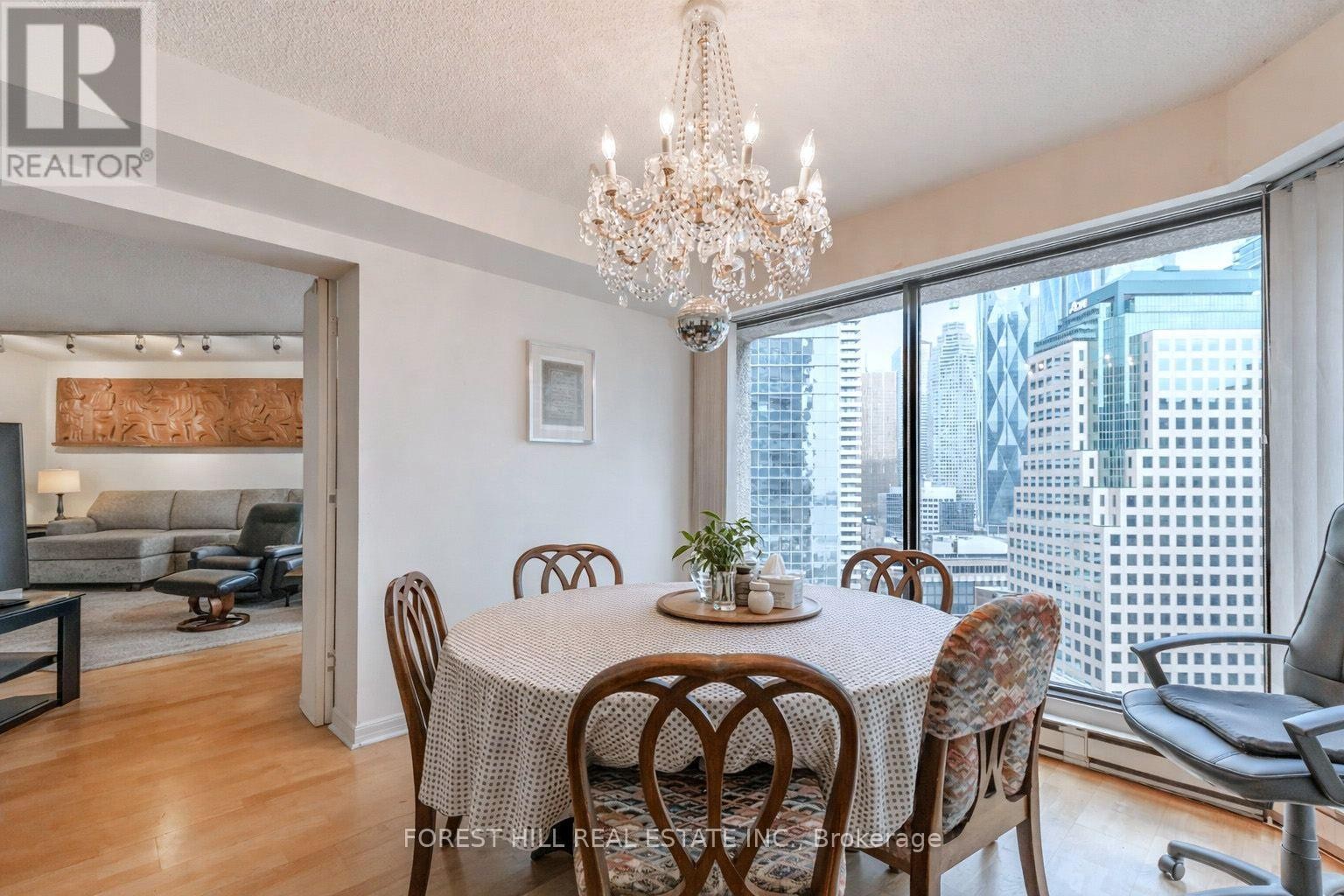 












2313 - 55 HARBOUR SQUARE

,
Toronto (Waterfront Communities),




Ontario
M5J2L1

