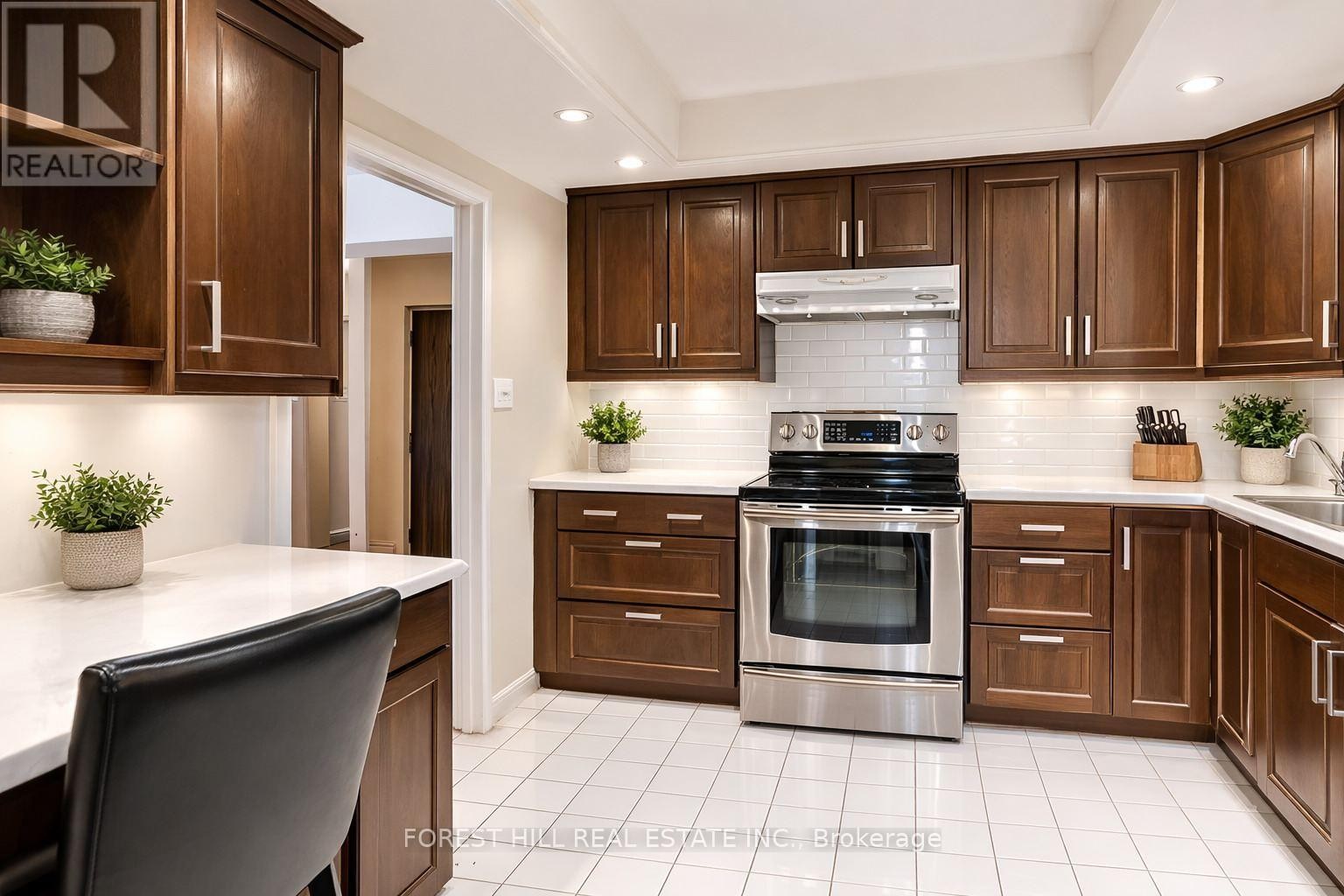 












2313 - 55 HARBOUR SQUARE

,
Toronto (Waterfront Communities),




Ontario
M5J2L1

