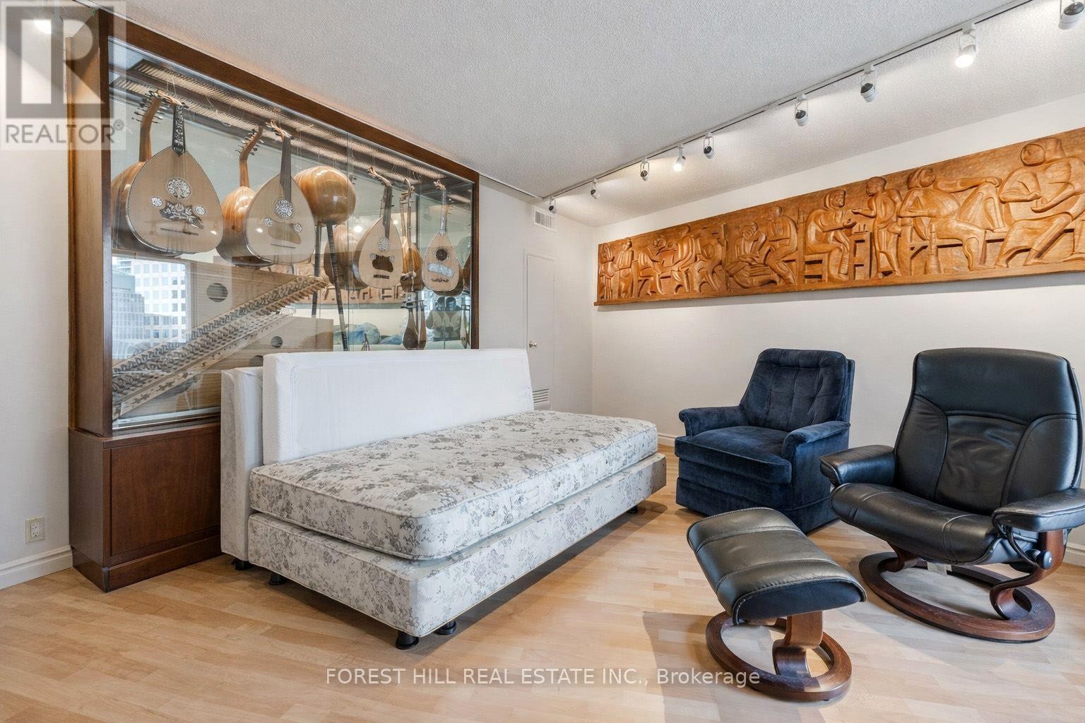 












2313 - 55 HARBOUR SQUARE

,
Toronto (Waterfront Communities),




Ontario
M5J2L1

