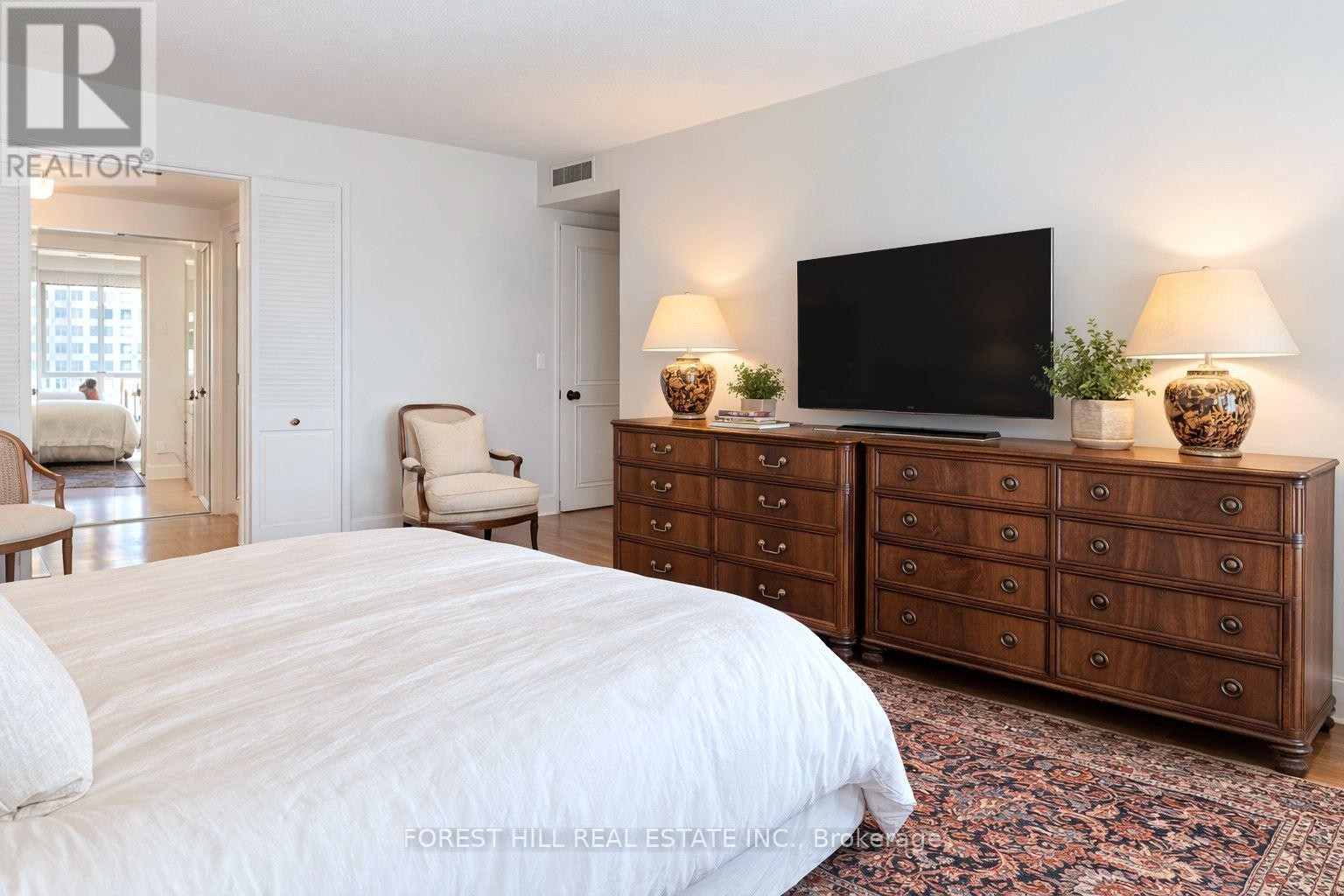 












2313 - 55 HARBOUR SQUARE

,
Toronto (Waterfront Communities),




Ontario
M5J2L1

