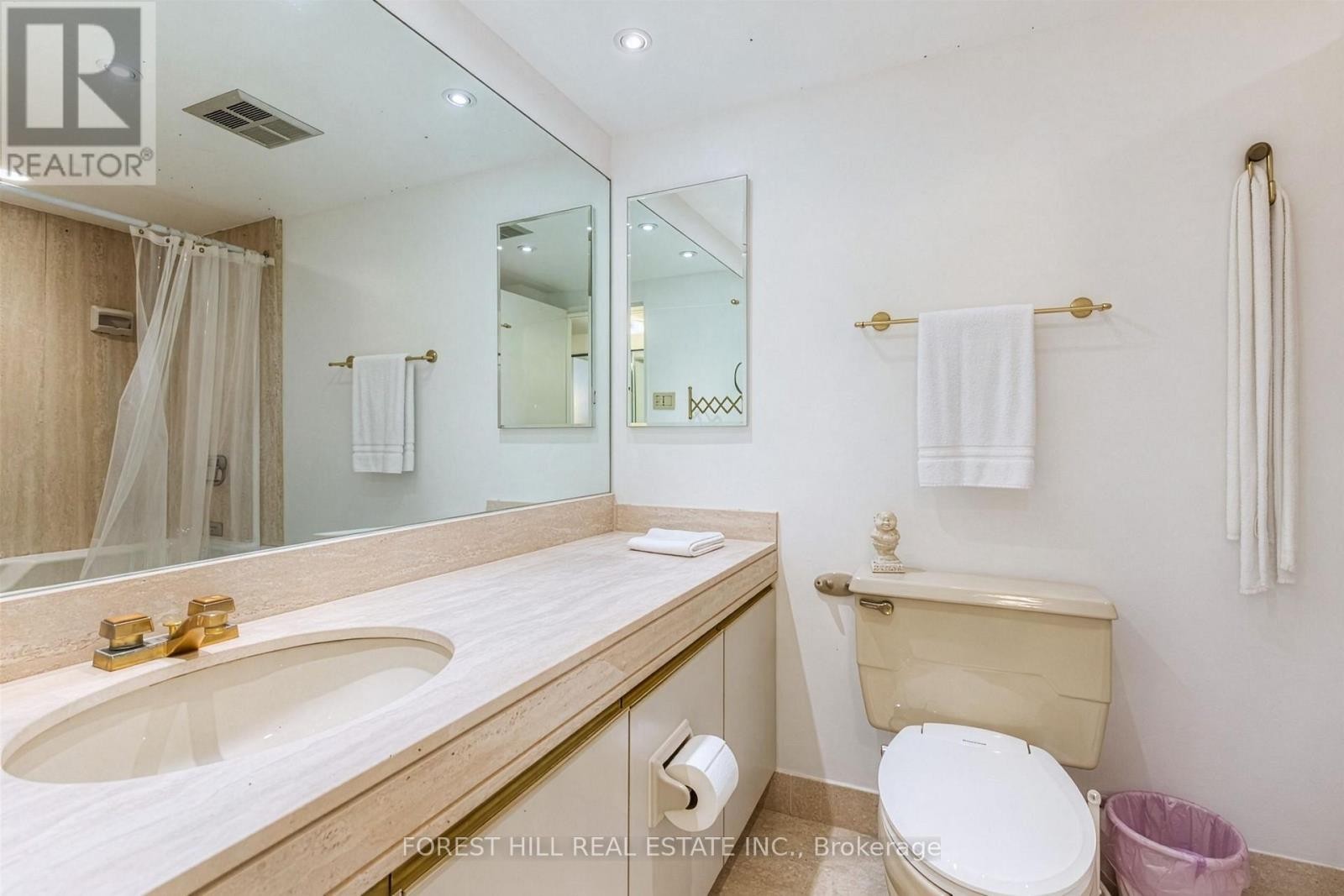 












2313 - 55 HARBOUR SQUARE

,
Toronto (Waterfront Communities),




Ontario
M5J2L1

