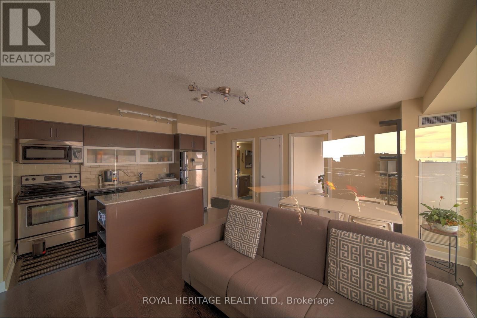 












1007 - 100 WESTERN BATTERY ROAD

,
Toronto (Niagara),




Ontario
M6K3S2

