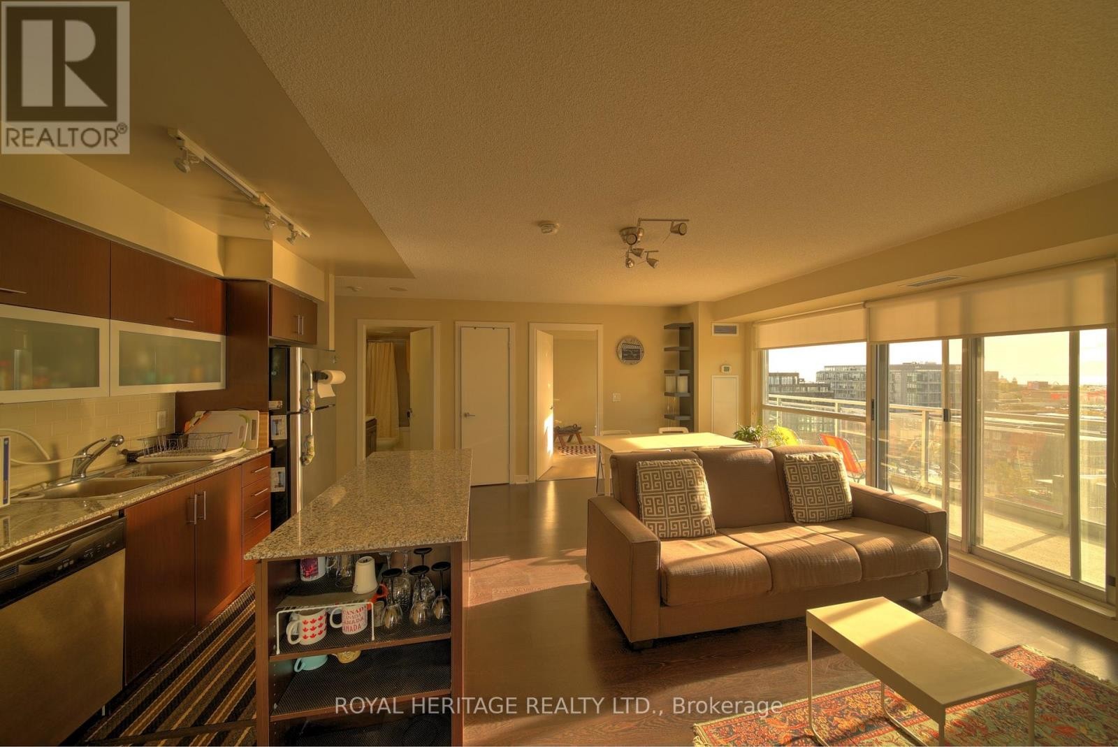 












1007 - 100 WESTERN BATTERY ROAD

,
Toronto (Niagara),




Ontario
M6K3S2

