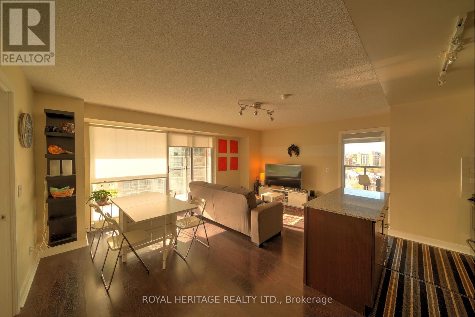 












1007 - 100 WESTERN BATTERY ROAD

,
Toronto (Niagara),




Ontario
M6K3S2

