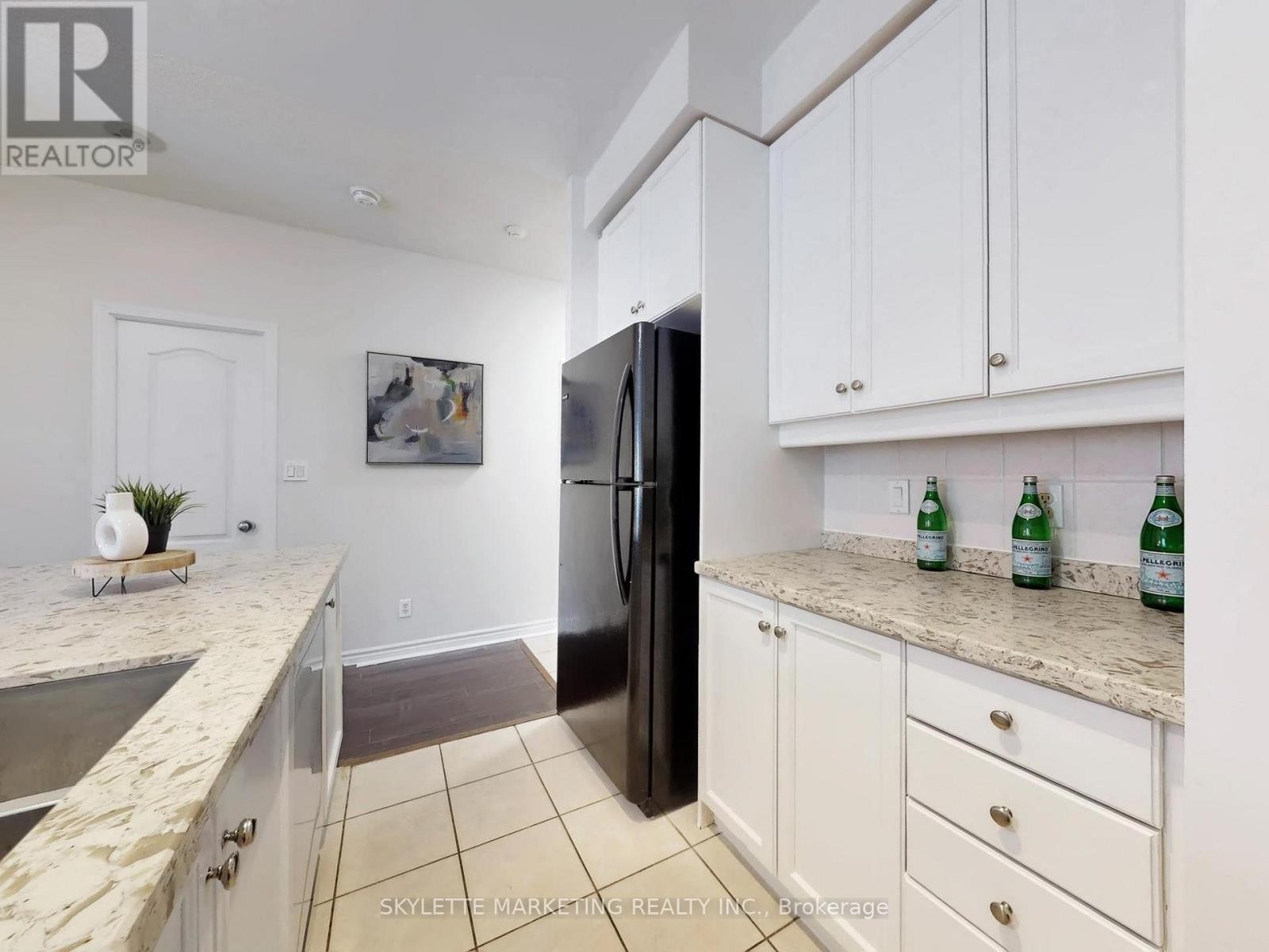 












GV216 - 8 REAN DRIVE

,
Toronto (Bayview Village),




Ontario
M2K3B9

