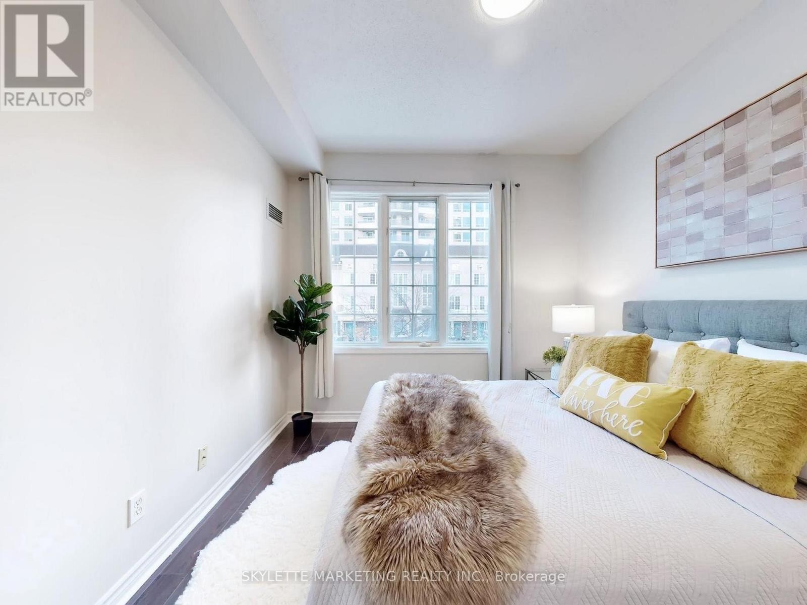 












GV216 - 8 REAN DRIVE

,
Toronto (Bayview Village),




Ontario
M2K3B9

