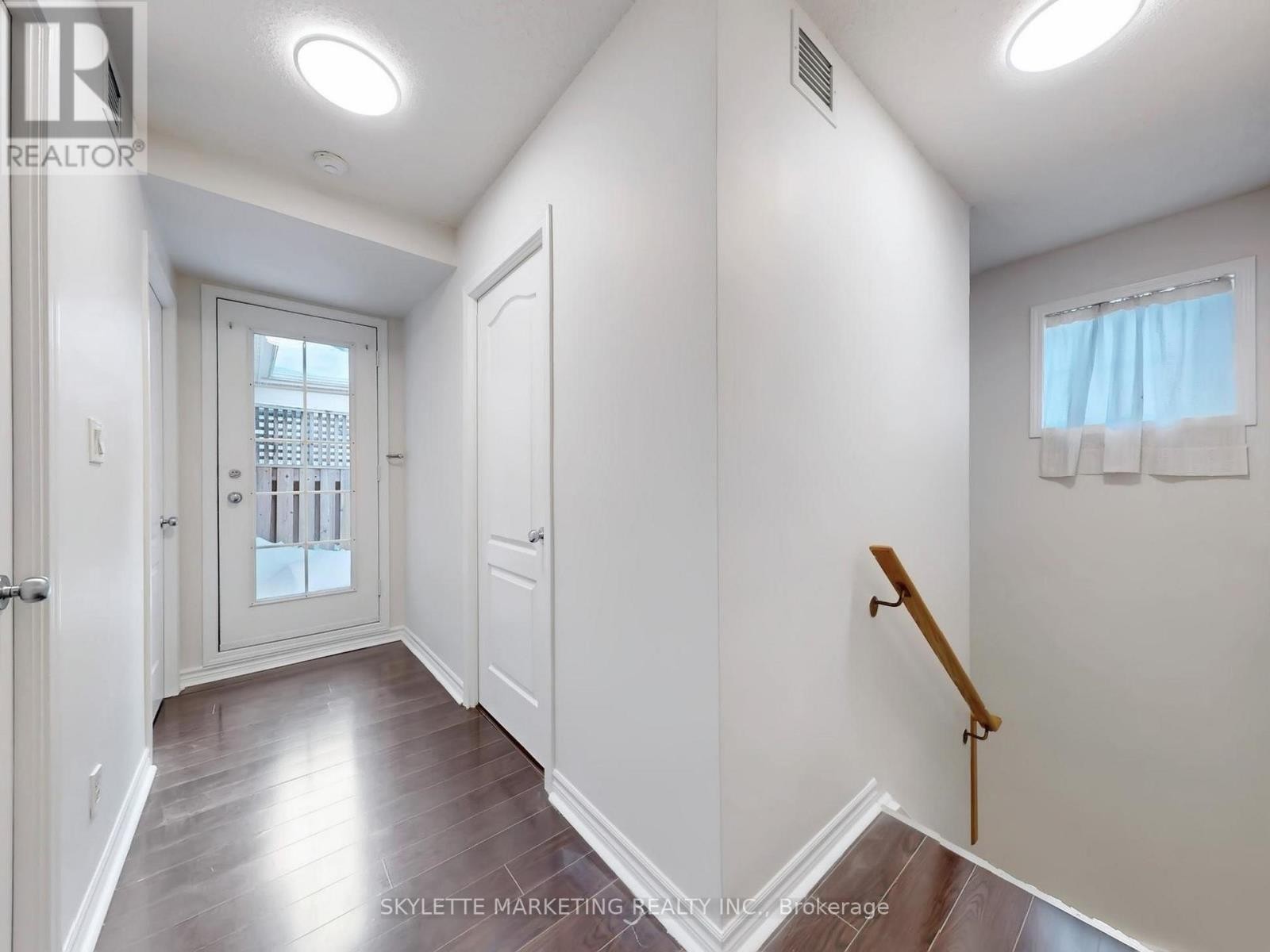 












GV216 - 8 REAN DRIVE

,
Toronto (Bayview Village),




Ontario
M2K3B9

