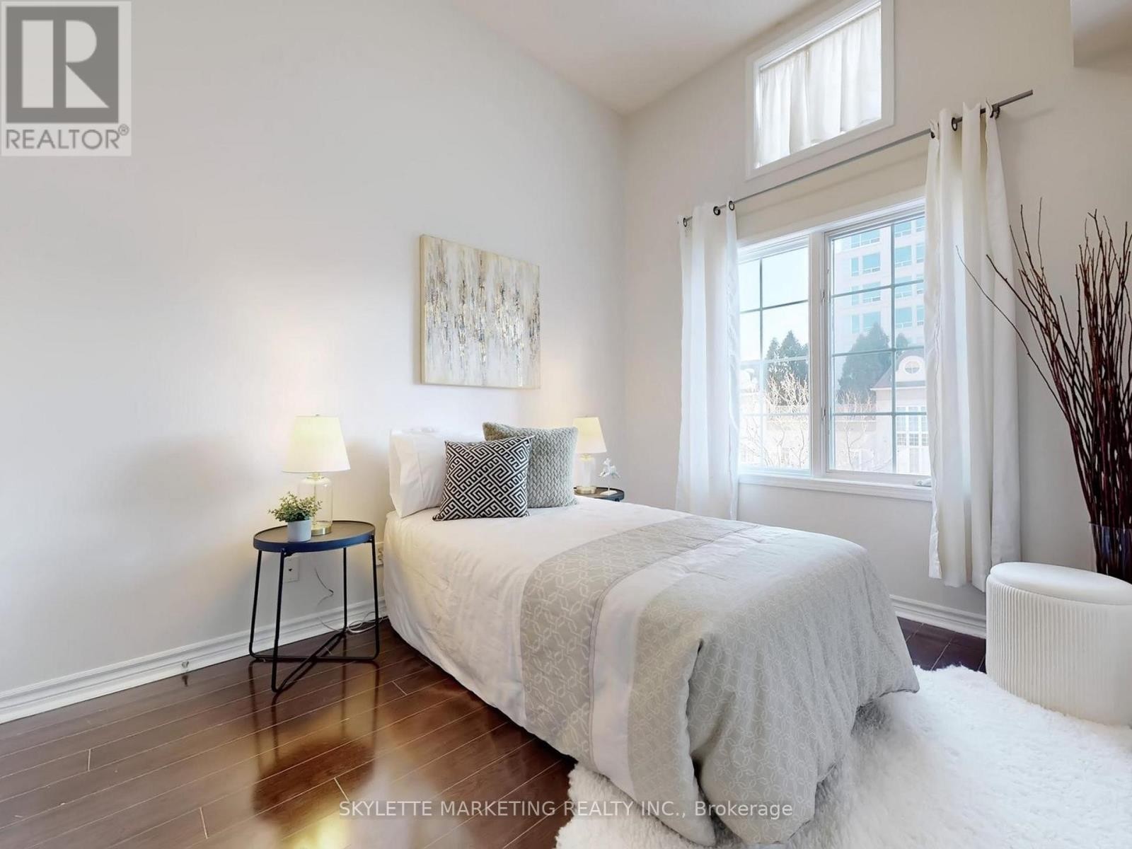 












GV216 - 8 REAN DRIVE

,
Toronto (Bayview Village),




Ontario
M2K3B9

