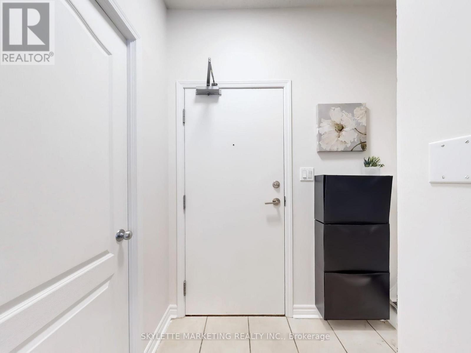 












GV216 - 8 REAN DRIVE

,
Toronto (Bayview Village),




Ontario
M2K3B9

