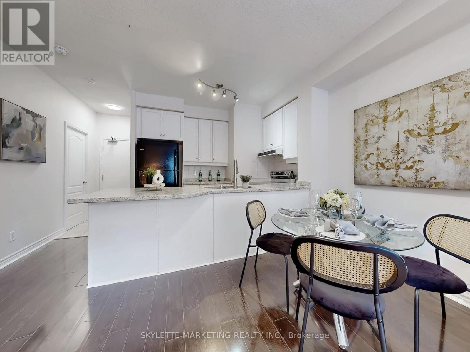 












GV216 - 8 REAN DRIVE

,
Toronto (Bayview Village),




Ontario
M2K3B9

