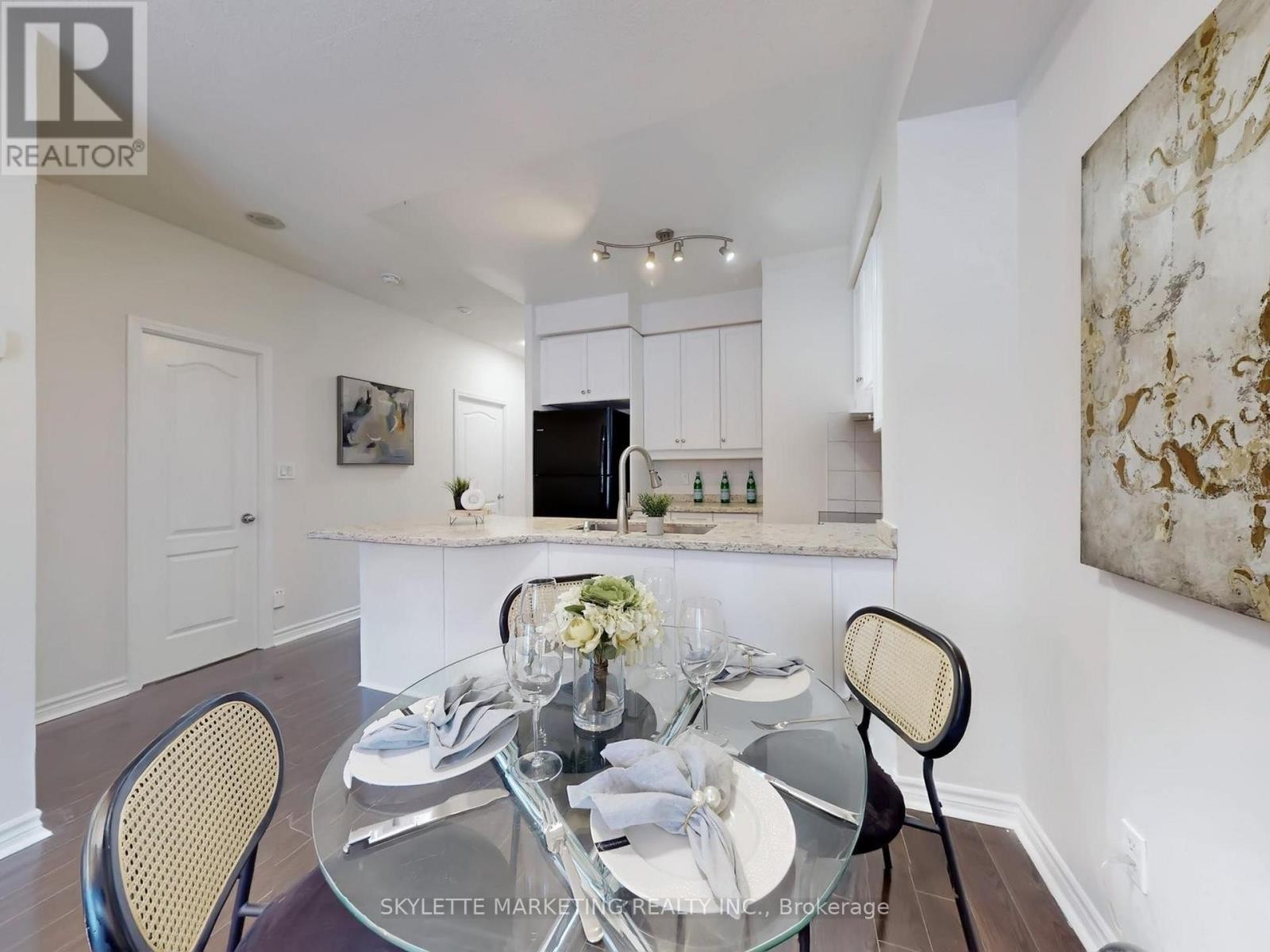 












GV216 - 8 REAN DRIVE

,
Toronto (Bayview Village),




Ontario
M2K3B9

