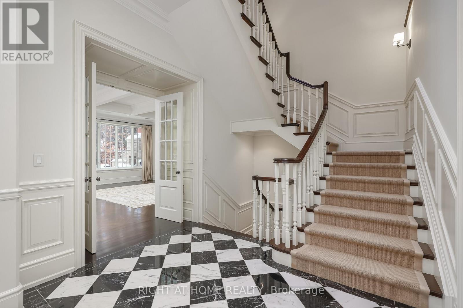 












41 OLD FOREST HILL ROAD

,
Toronto (Forest Hill South),




Ontario
M5P2P8

