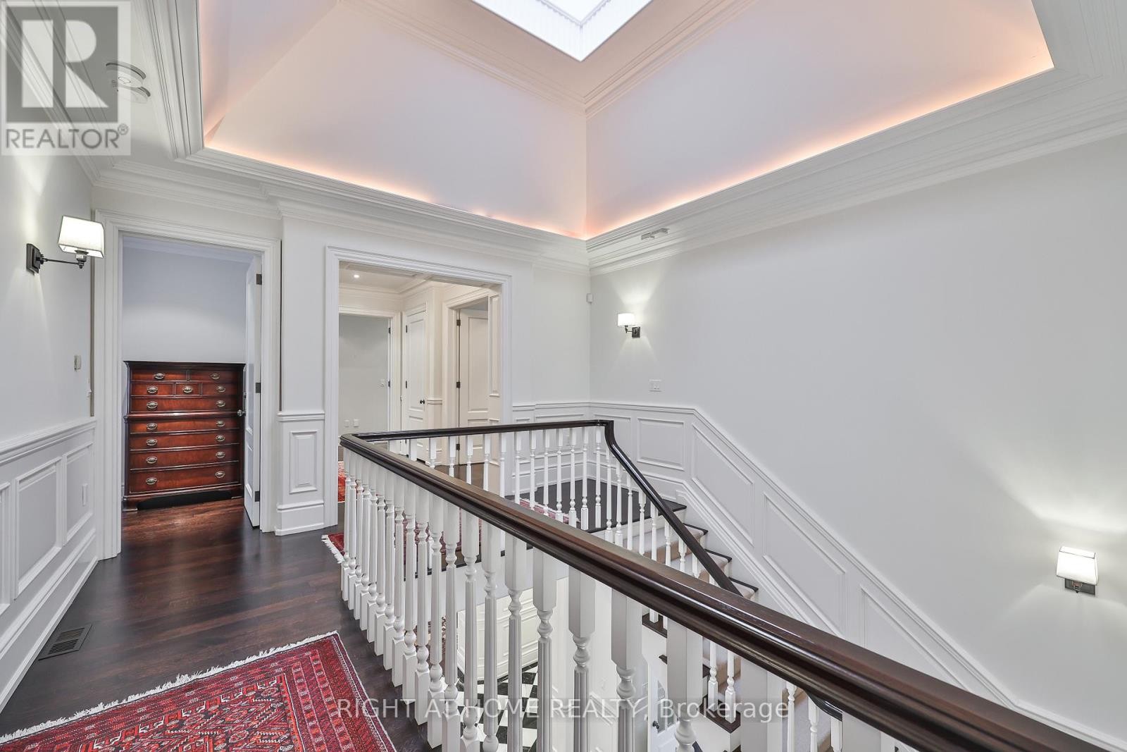 












41 OLD FOREST HILL ROAD

,
Toronto (Forest Hill South),




Ontario
M5P2P8

