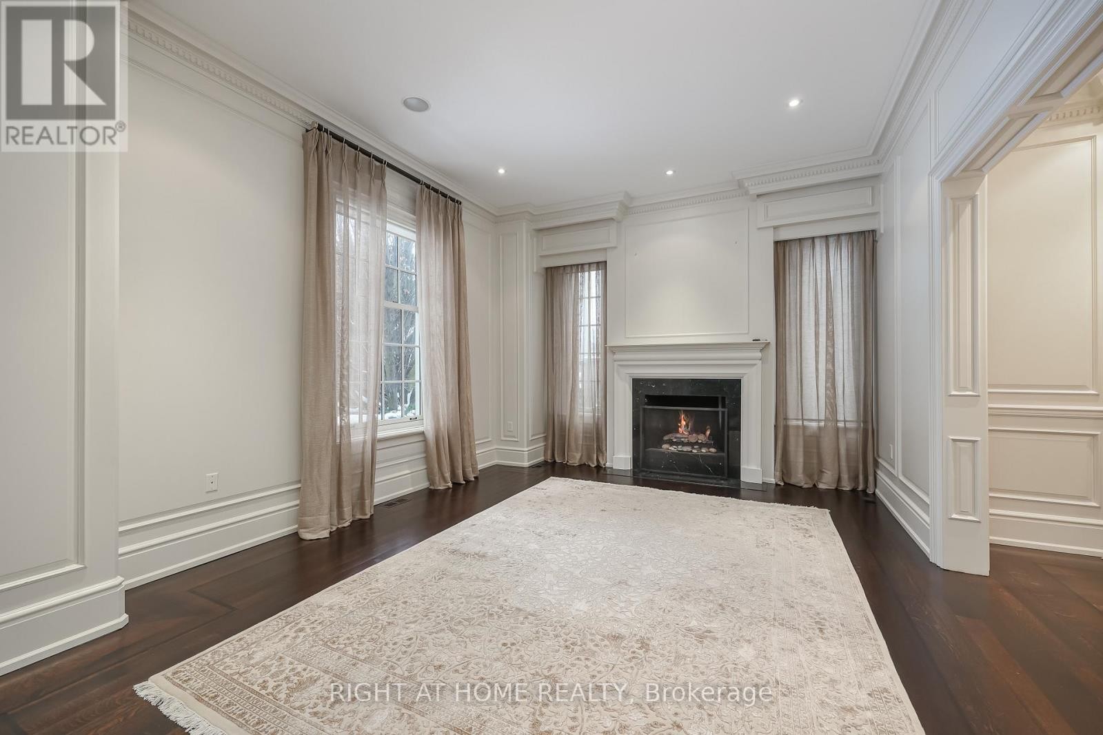 












41 OLD FOREST HILL ROAD

,
Toronto (Forest Hill South),




Ontario
M5P2P8

