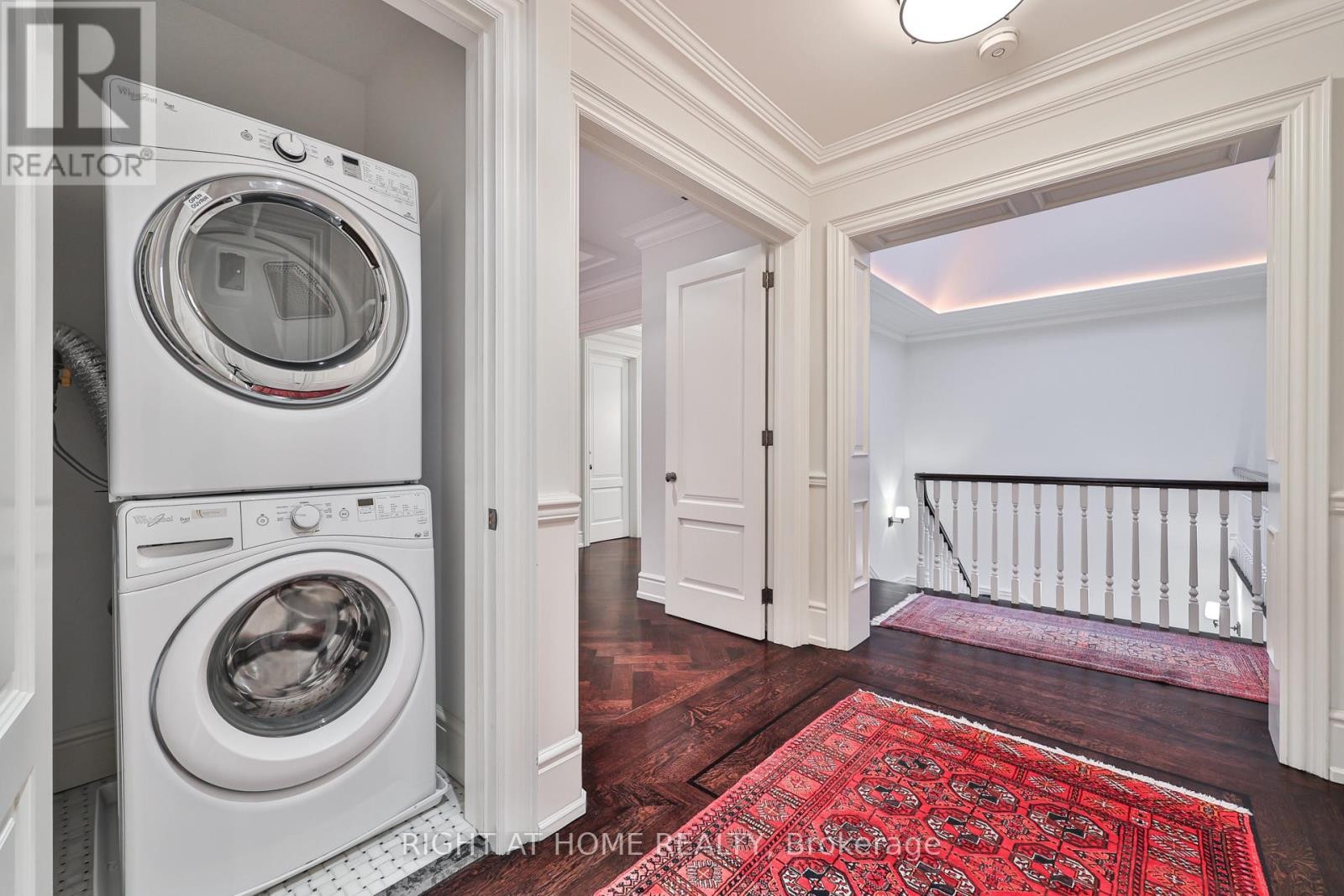 












41 OLD FOREST HILL ROAD

,
Toronto (Forest Hill South),




Ontario
M5P2P8

