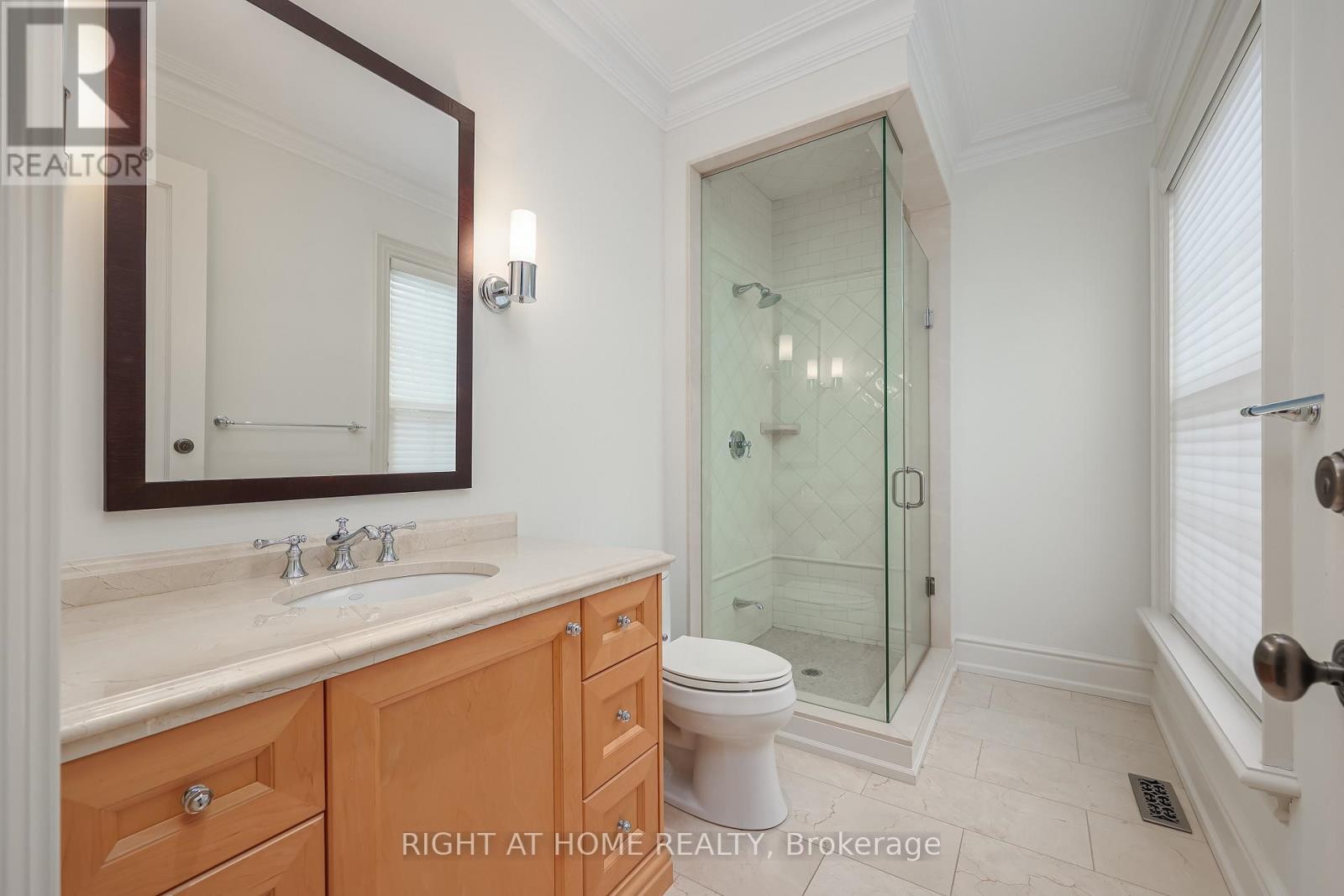 












41 OLD FOREST HILL ROAD

,
Toronto (Forest Hill South),




Ontario
M5P2P8

