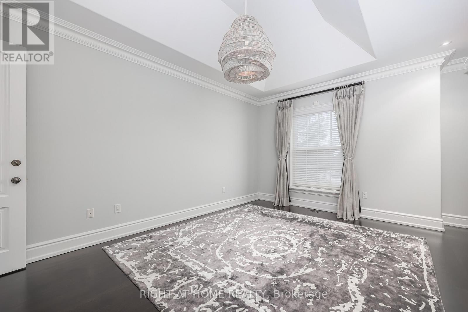 












41 OLD FOREST HILL ROAD

,
Toronto (Forest Hill South),




Ontario
M5P2P8

