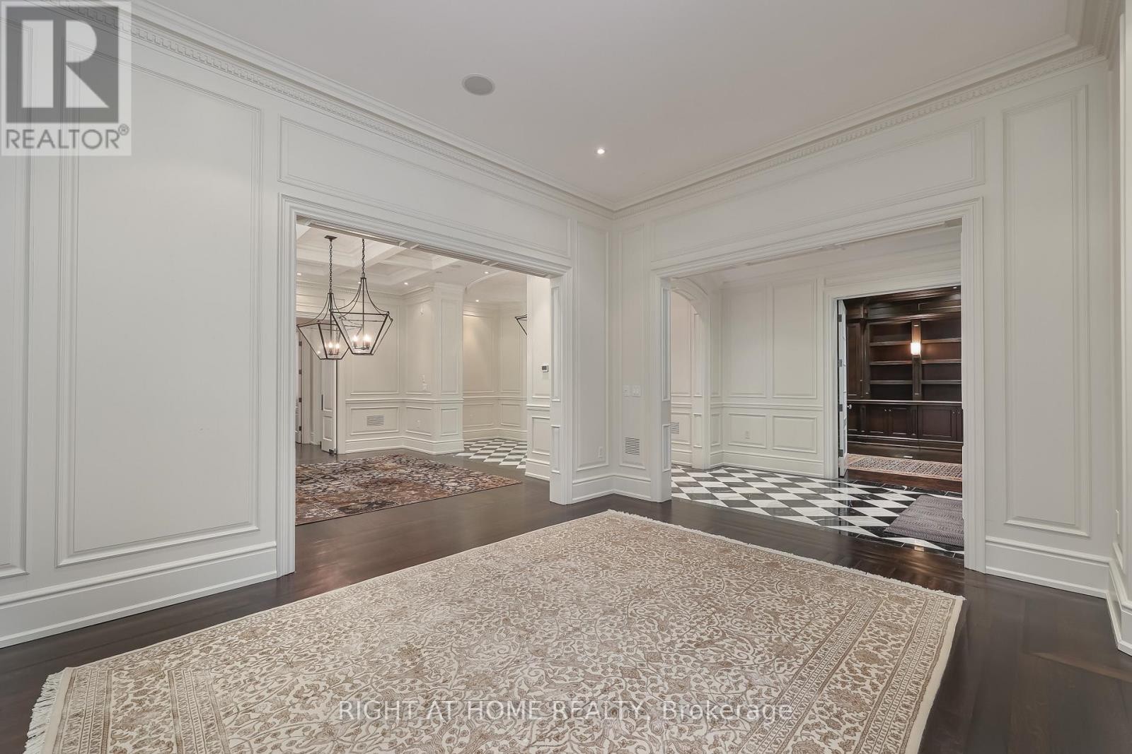 












41 OLD FOREST HILL ROAD

,
Toronto (Forest Hill South),




Ontario
M5P2P8

