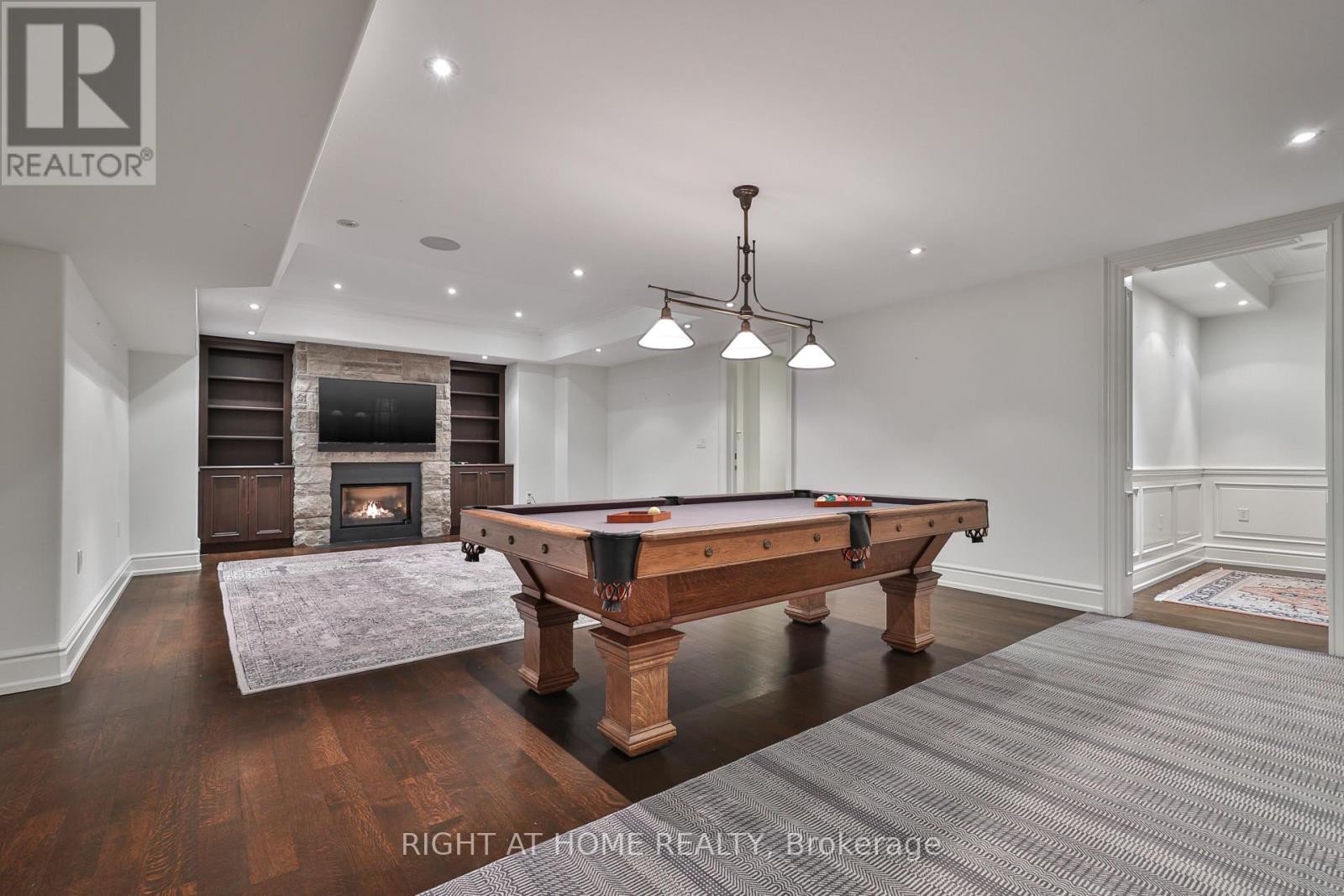 












41 OLD FOREST HILL ROAD

,
Toronto (Forest Hill South),




Ontario
M5P2P8

