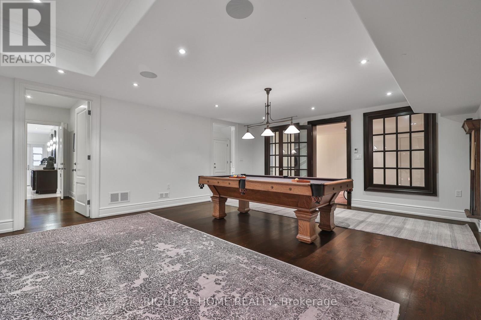 












41 OLD FOREST HILL ROAD

,
Toronto (Forest Hill South),




Ontario
M5P2P8

